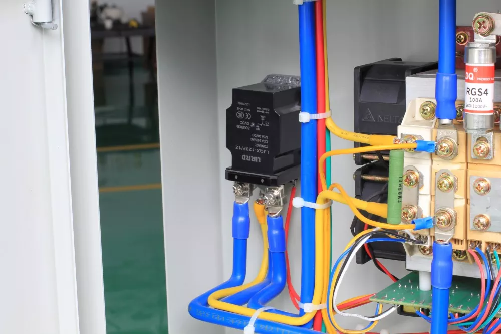 3 Phase 100KVA SCR Static AVR